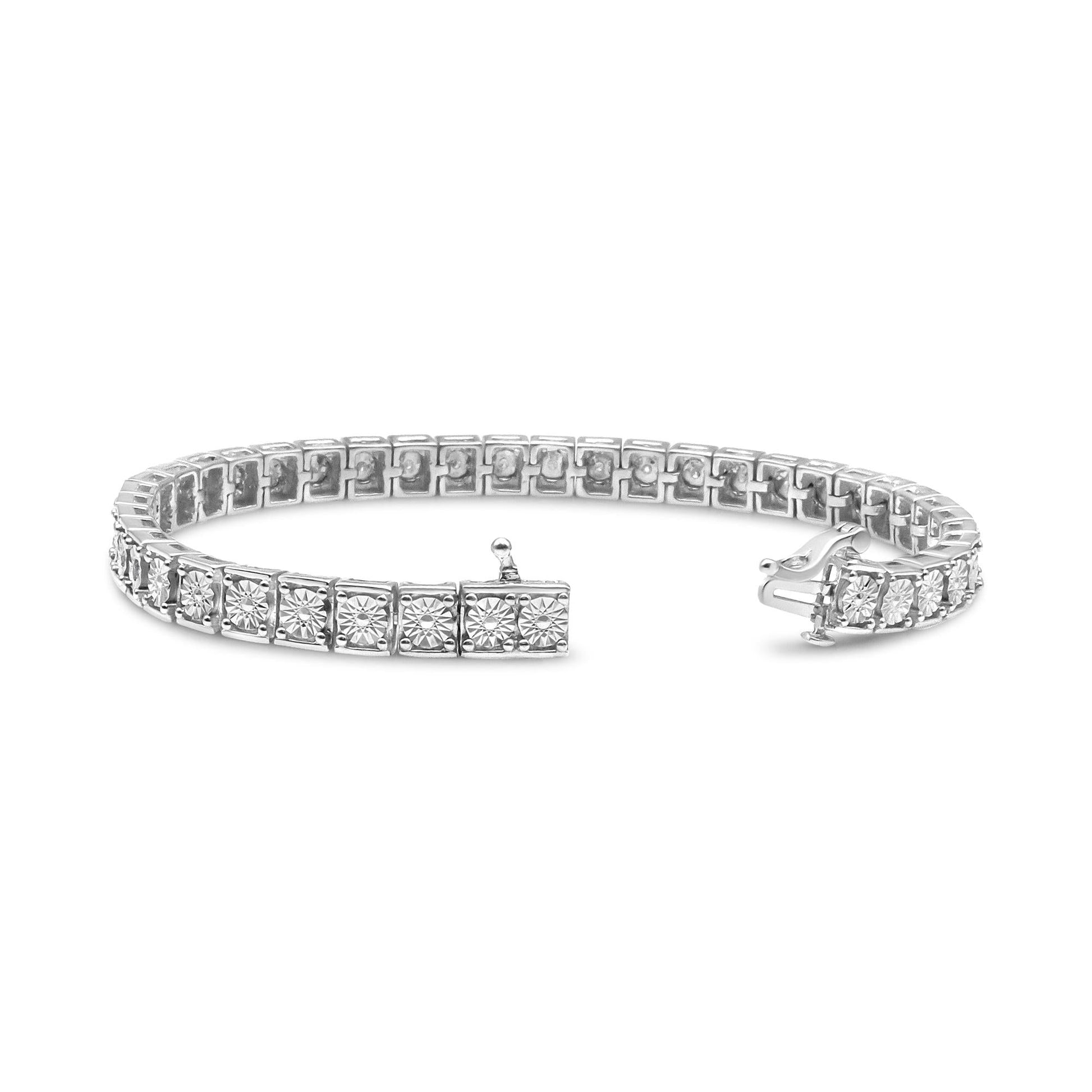 .925 Sterling Silver 1/4 Cttw Diamond Link Bracelet (I-J Color I2-I3 Clarity)